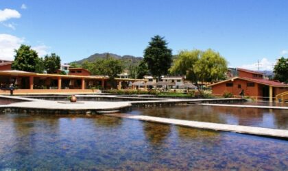 As piscinas de aguas termais em Cajamarca (Los Baños del Inca) .