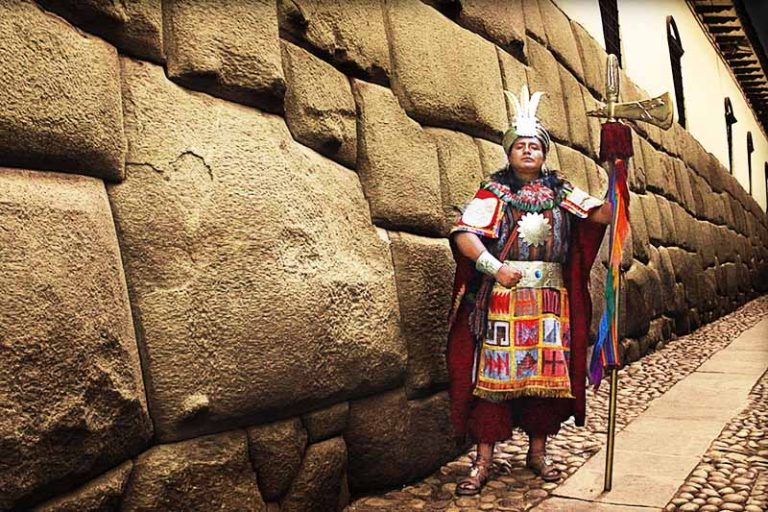 La Piedra de los 12 Ángulos-Cusco