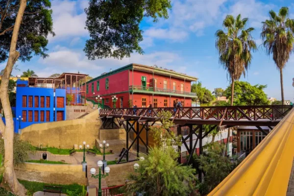 Miraflores or Barranco: Which one is the best? To Stay in Lima, Peru