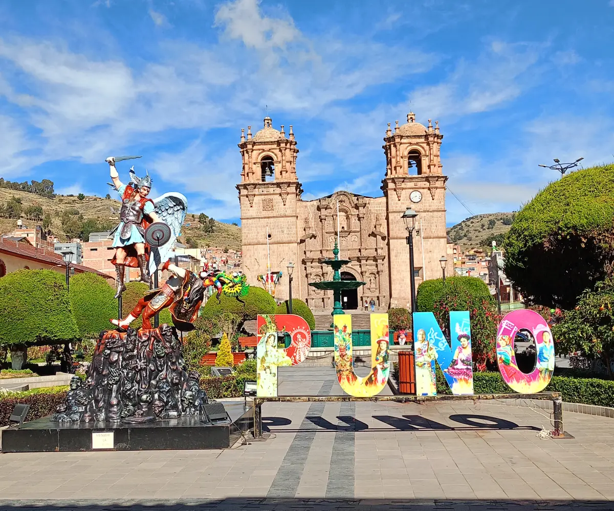 Descubre Puno Perú: Lugares Turísticos del Lago Titicaca